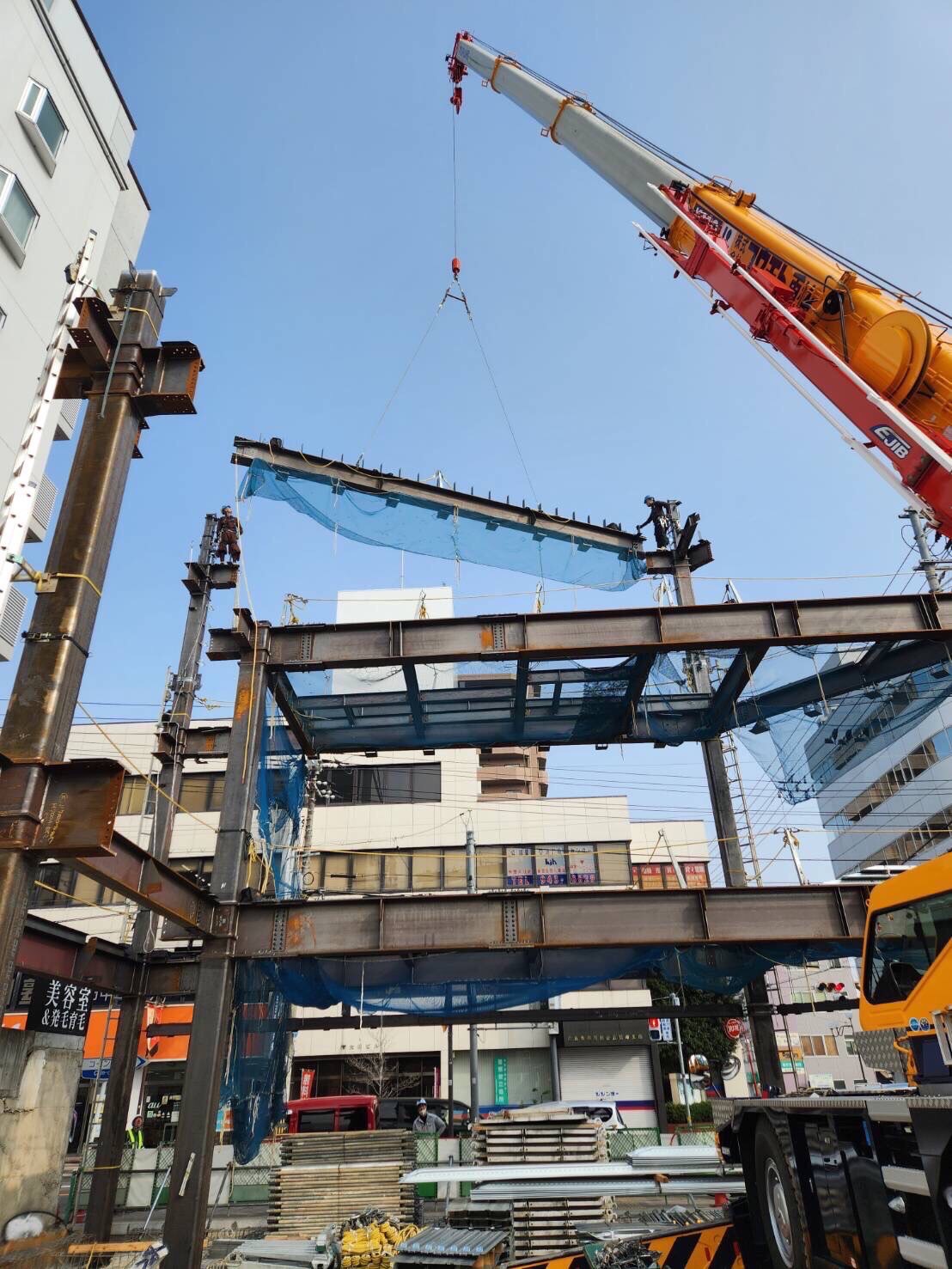 鉄骨建方工事